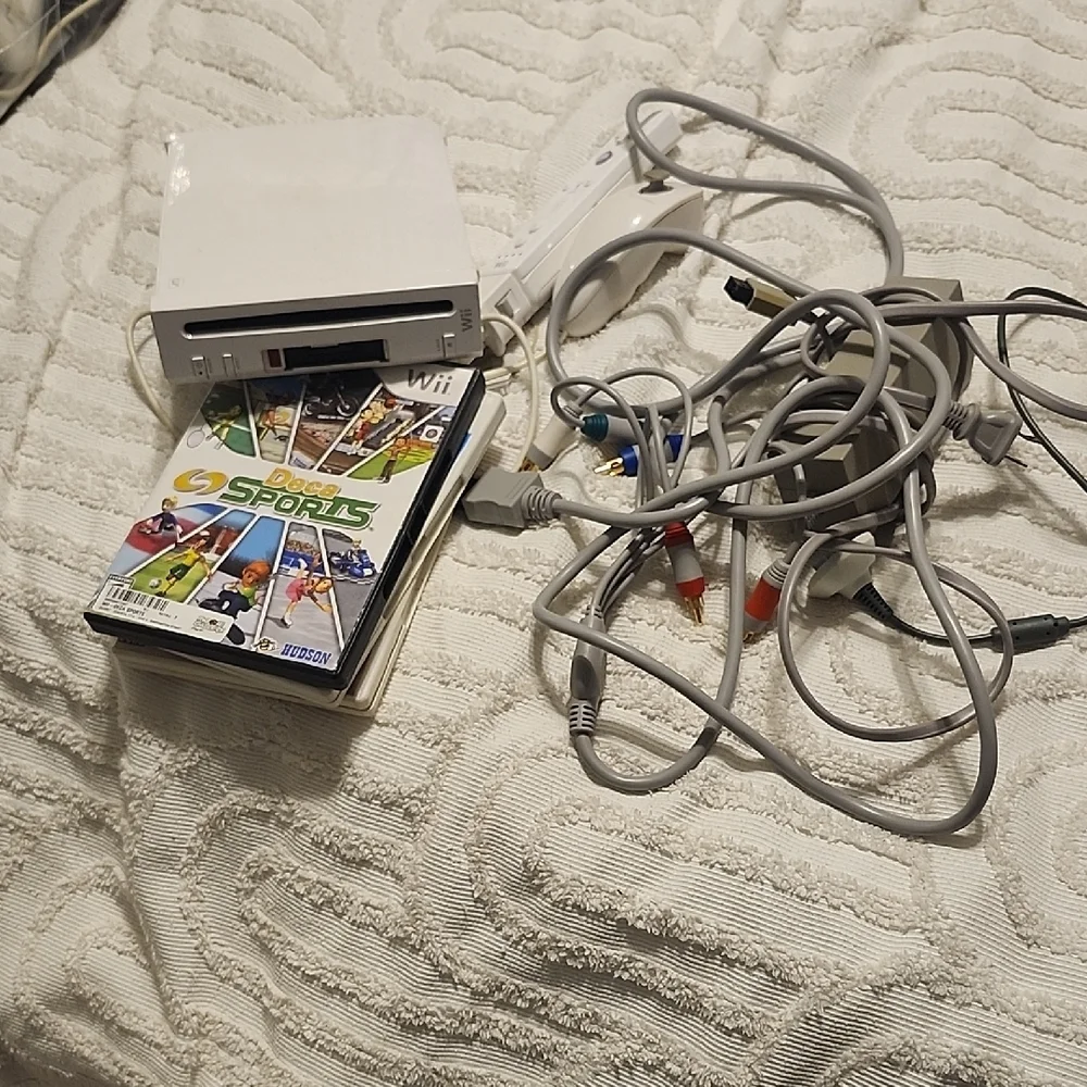 Nintendo Wii Console Bundle - White